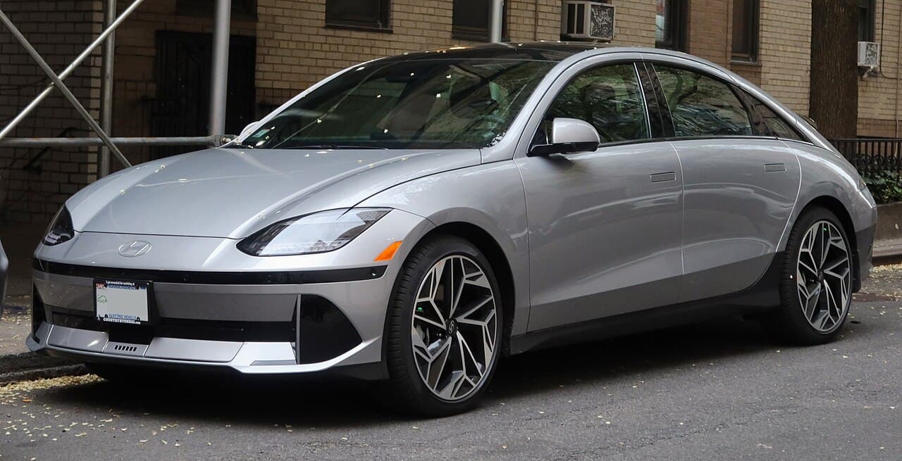 2026 Hyundai Ioniq 6 SE RWD